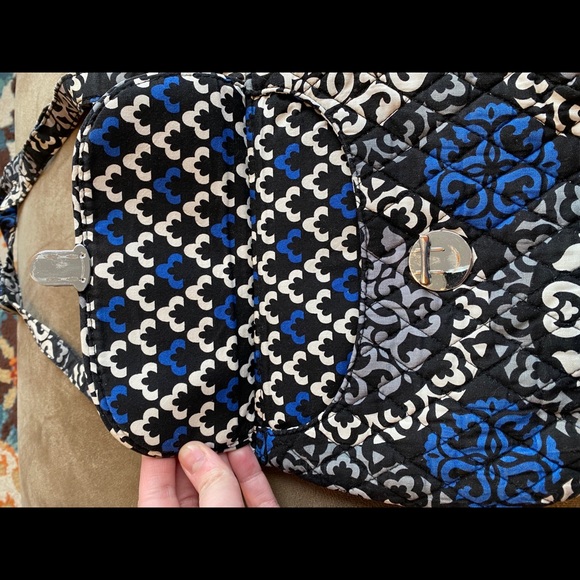 Vera Bradley medium cross body purse - Picture 5 of 6